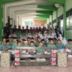 KKN UMG Hadirkan Inovasi: Mengubah Sampah Menjadi Karya Berharga