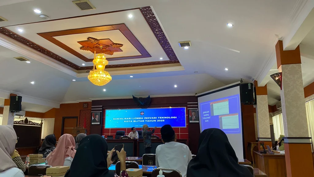 Guru SMP Muhammadiyah 1 Blitar Antusias Ikuti Sosialisasi Lomba Inovasi dan Teknologi 2025
