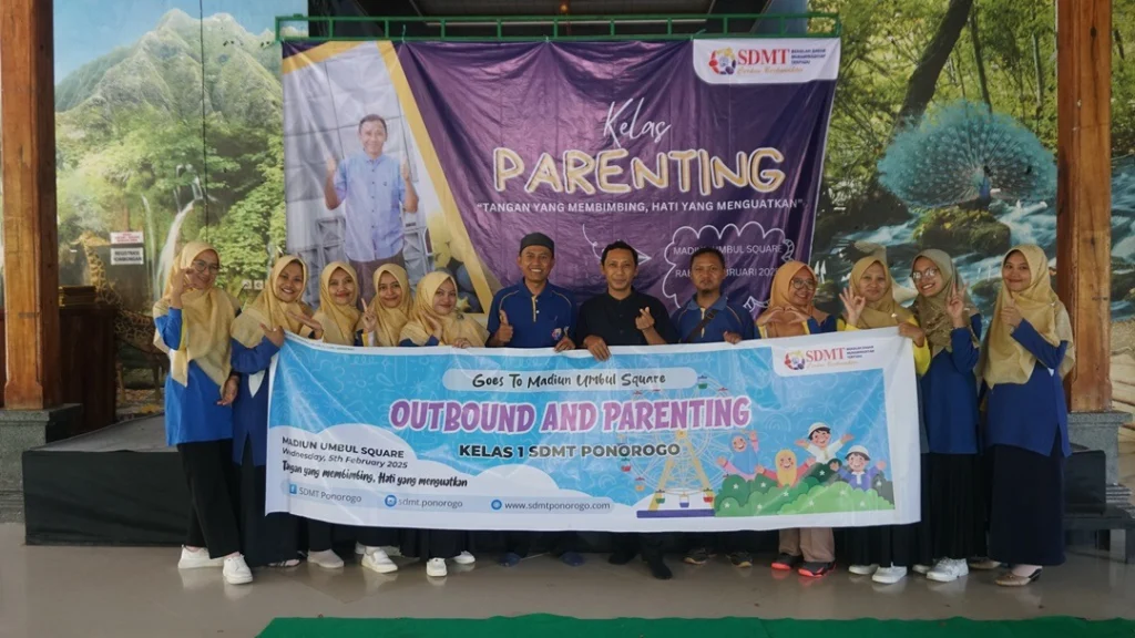 Cari Suasana Baru, SDMT Gelar Kegiatan Parenting di Madiun Umbul Square