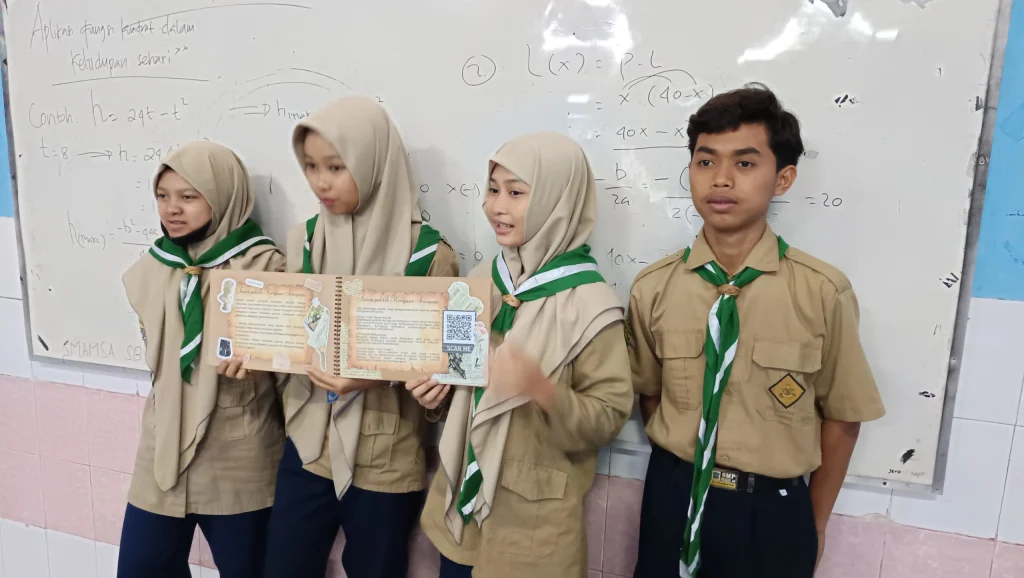 Mengubah Sejarah Menjadi Cerita: Kreativitas Kliping Siswa Smamsa