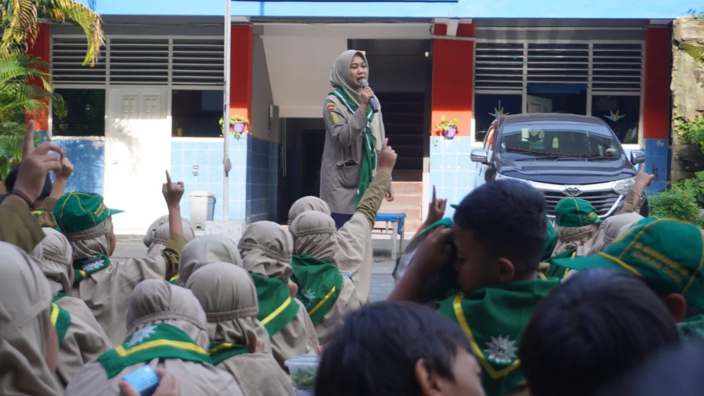 Kacang Jadi Bintang: Happy Friday Sehat di SD Muhammadiyah Gresik