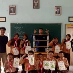 Inovatif! Mahasiswa KKN UMG Sulap Sampah Jadi Rak Sepatu dan Tote Bag Ecoprint