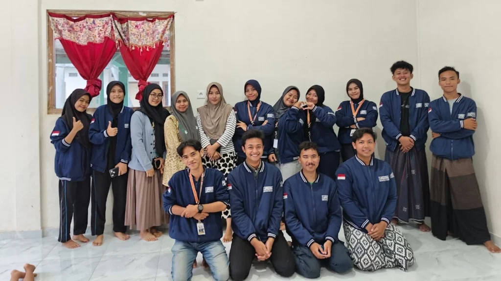 Dukung Ekonomi Desa, Mahasiswa KKN UMG Dampingi UMKM Masuk E-Commerce