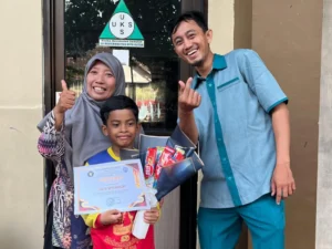 Murid SD Muhtar Memperoleh Apresiasi Usai Mengikuti Lomba Baca Puisi Hari Cinta Tanah Air