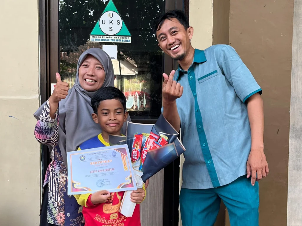 Murid SD Muhtar Memperoleh Apresiasi Usai Mengikuti Lomba Baca Puisi Hari Cinta Tanah Air