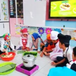 Belajar Mengenal Jajanan Tradisional, Siswa Sekolah Kreatif Baratajaya Bikin Lemet