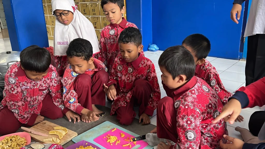 P5 SDMM: Menilik Makanan Khas Gresik dan Praktik Cara Pembuatannya