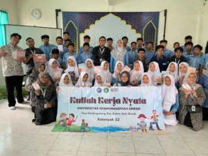 Peduli Kesehatan Reproduksi, Mahasiswa KKN UMG Berikan Penyuluhan di MTs YKUI Sambogunung