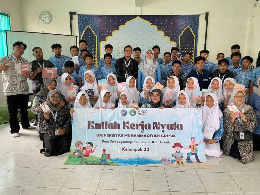 Peduli Kesehatan Reproduksi, Mahasiswa KKN UMG Berikan Penyuluhan di MTs YKUI Sambogunung