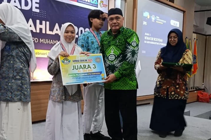 Dua Siswa Mamsaka Raih Juara di Olimpiade Ahmad Dahlan 2025