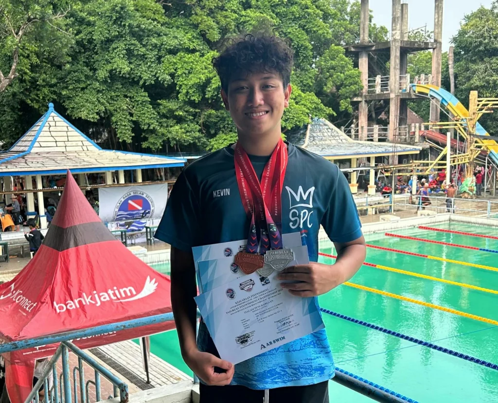 Atlet Renang Smamita Raih Tiga Penghargaan Sekaligus