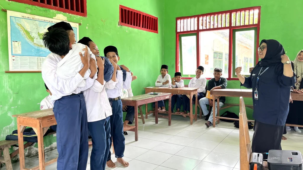 KKN STIKES Muhammadiyah Bojonegoro Sosialisasikan SPAB