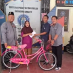 Kehilangan Sepeda, SMK Mudisa Beri Kejutan Istimewa untuk Bu Mis