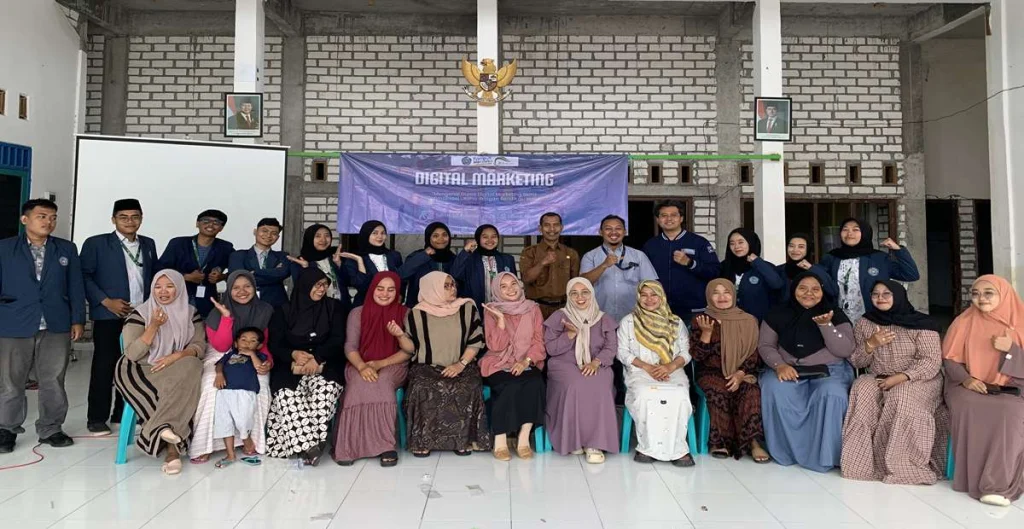 Dukung UMKM Lokal, Mahasiswa KKN UMG Gelar Pelatihan Digital Marketing dan Sertifikasi Halal