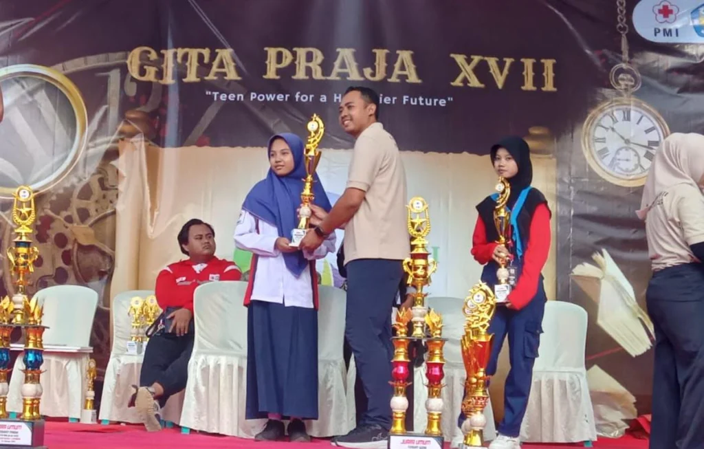 PMR SMPM Jipat Karangasem Raih Juara 1 Drama Kepalangmerahan di Gita Praja XVII