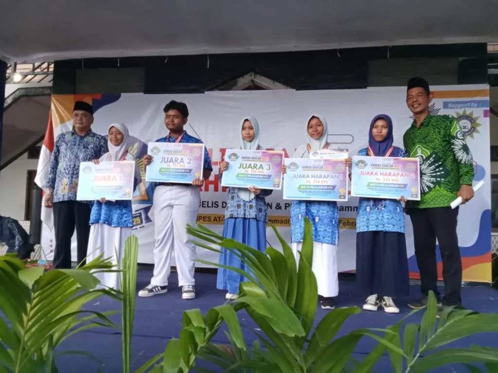 Siswa Madtsamutu Pondok Modern Paciran Raih Juara di OAD 2025