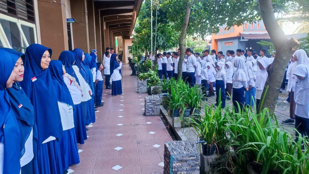 SD Muhammadiyah Kota Blitar Menggelar Upacara Memperingati Hari Cinta Tanah Air