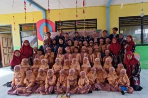 Suasana Haru Warnai Perpisahan Mahasiswa KKN UMG dengan TK Darma Wanita Karangcangring