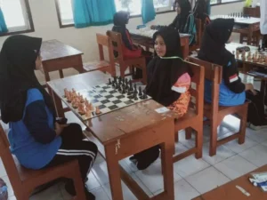 Santriwati MBS Alhikmah Raih Juara 3 dalam Lomba Catur Porseni Tingkat Kabupaten