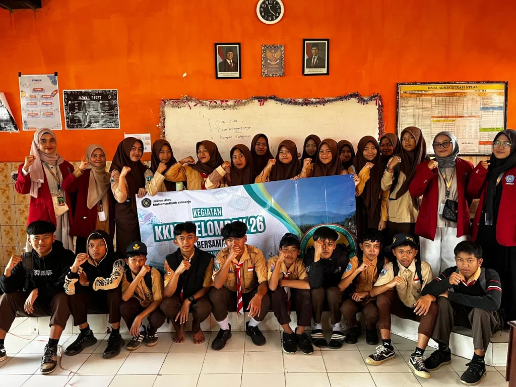 Penyuluhan Pernikahan Dini dan Pentingnya Pendidikan di SMPN 3 Blarang Tutur Satu Atap