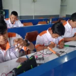 Uji Keahlian Siswa SMK Muda Genteng: Merancang Traffic Light dengan Mikrokontroler