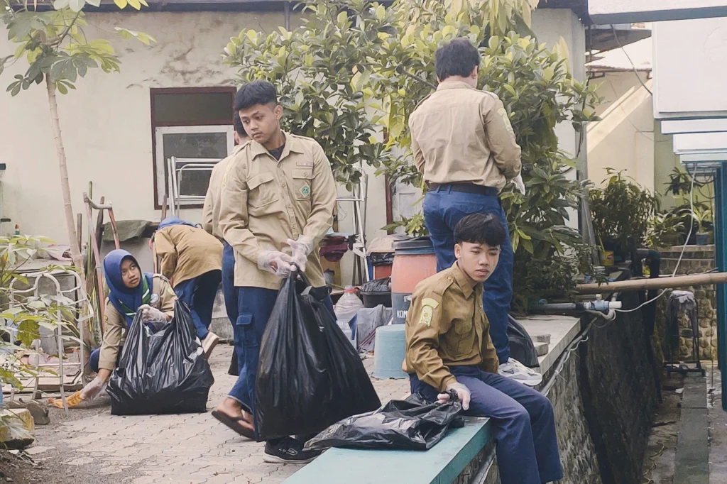 SMK Muhammadiyah 1 Blitar Gaungkan Aksi Nyata di HPSN 2025