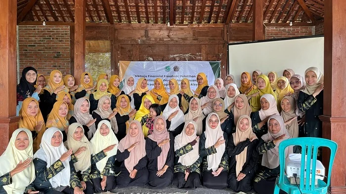 PCNA Siman Bersama Tim Risetmu Dosen Ekonomi Syariah Umpo Gelar Pelatihan  Perencanaan Keuangan dan Digital Marketing