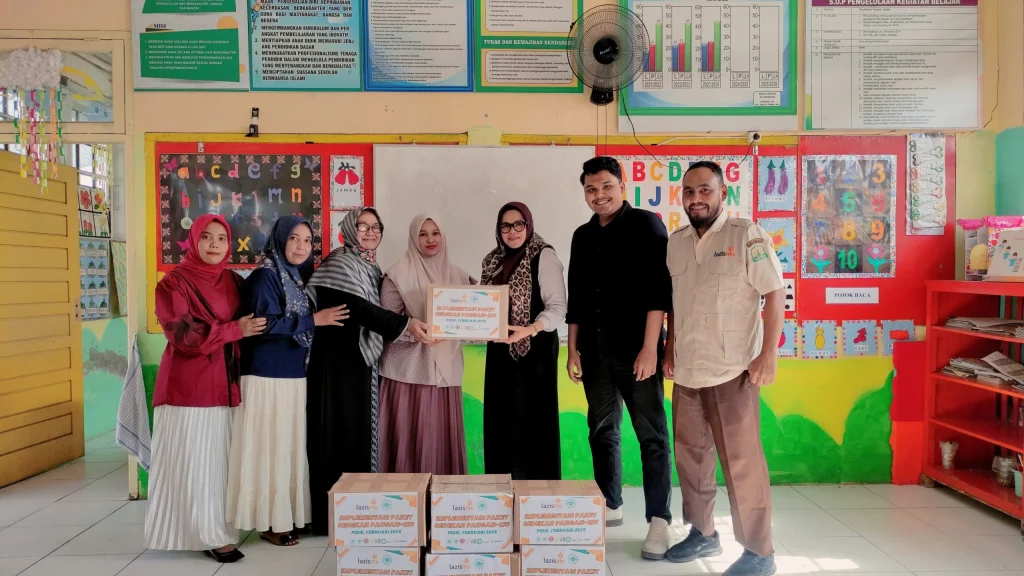 Lazismu Pidie dan PD Aisyiyah Pidie Salurkan Sedekah PanganMU untuk Guru TK Bustanul Athfal Sigli