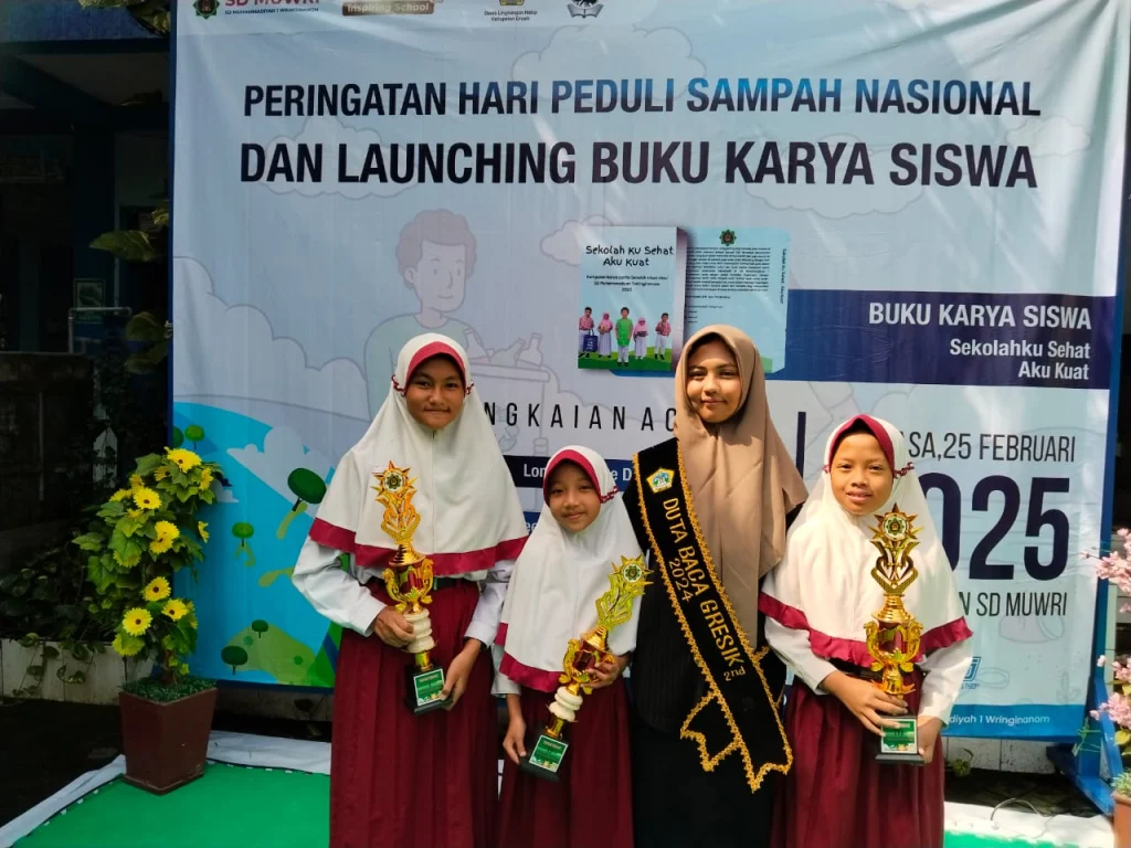 Duta Baca Gresik, Aura Feantina Salsabila Hadiri Launching Buku Karya Siswa SD Muwri