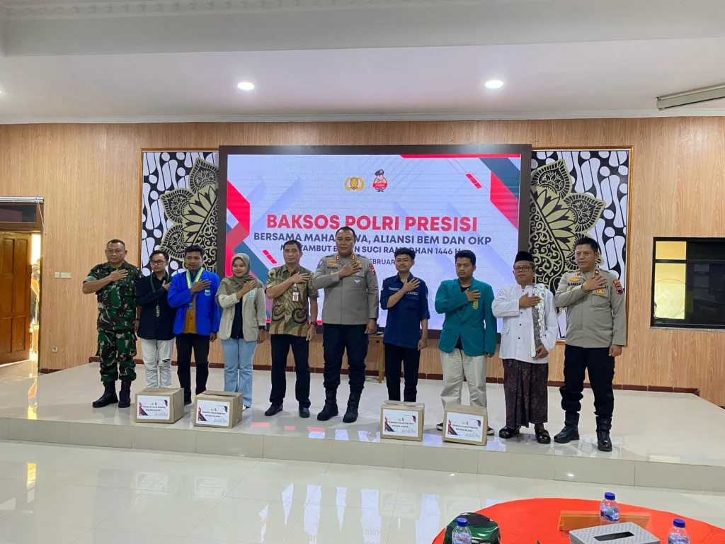 Polres Blora dan Mahasiswa STKIP Muhammadiyah Gelar Bakti Sosial Sambut Ramadan