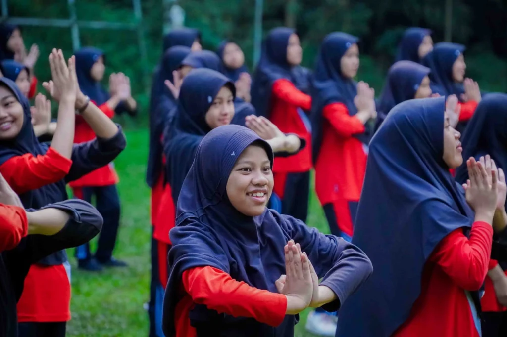 Supercamp Madtsamuda: Mengasah Bahasa Asing dan Soft Skills di Wonosalam