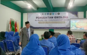 Guru dan Karyawan Sekolah Muhammadiyah Se-Kota Blitar Mengikuti Penguatan Ideologi Al-Islam dan Kemuhammadiyahan