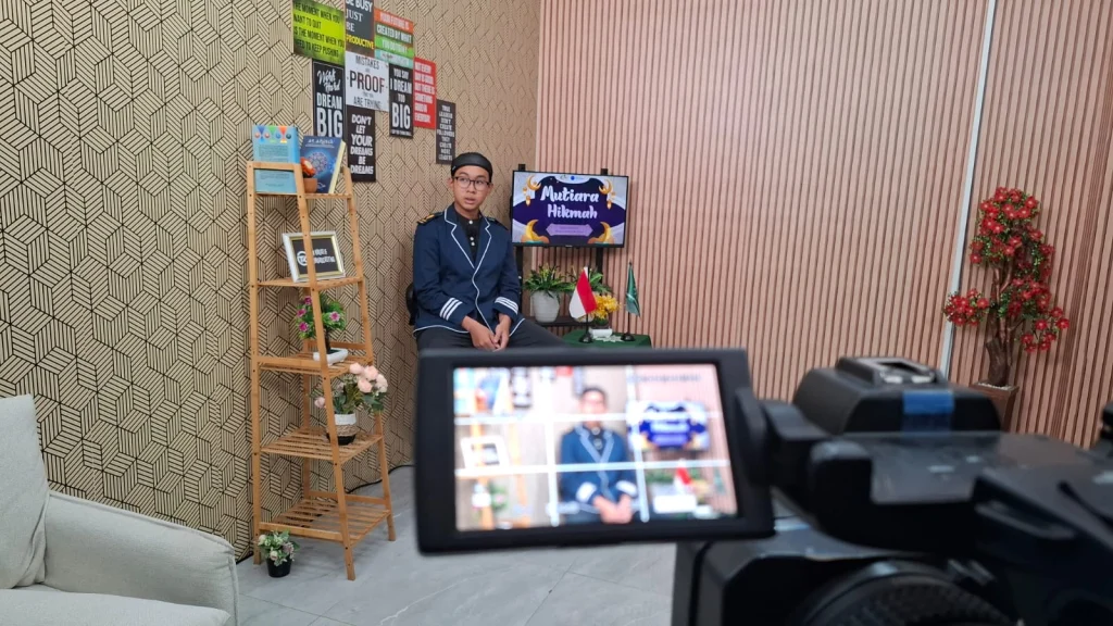 Siswa Muhammadiyah Bersinar di TVMU: Asah Keterampilan Dakwah di Program Mutiara Hikmah