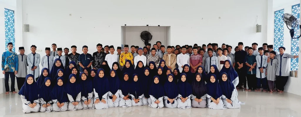 Ketua LP2M PWM Jawa Timur Sampaikan 5 Pesan untuk Santri saat Berkunjung ke PP MBS Tuban