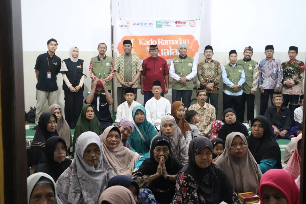 Lazismu PWM DIY Bersama Mualaf Center Muhammadiyah DIY Salurkan 120 Paket Alat Salat