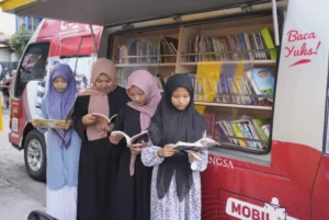 UMM Semarakkan Ramadan di Gresik, Mahasiswa Asing Ikut Berbagi Keceriaan