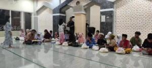 Indahnya Berbagi: Panti Muhammadiyah Gersikan Gelar Tarawih dan Santunan Yatim Dhuafa