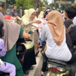 Momen Ramadan, PCNA Watukebo Kabupaten Jember Berbagi Takjil Gratis
