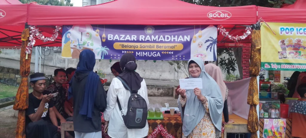 MI Muhammadiyah 3 Doudo Panceng Berhasil Meraih Juara I Lomba Dekorasi Stand UMKM