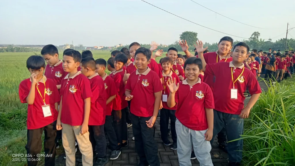 Serunya Darul Arqam: Tadabur Alam Siswa SD Mumtaz di Ponpes Al Fatah Sidoarjo