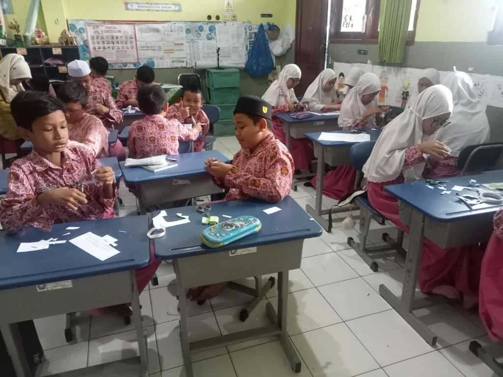 Siswa SD Muhammadiyah 3 Ikrom Wage Menyambut Pekan Action Day dengan Riang Gembira