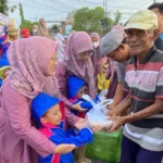 TK & KB ABA V Kota Probolinggo Gelar Aksi Berbagi 1000 Paket Takjil di Bundaran Gladak Serang