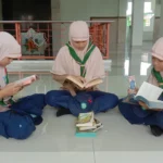 AKSARA, Biasakan Siswa SD Muhtar Gemar Membaca