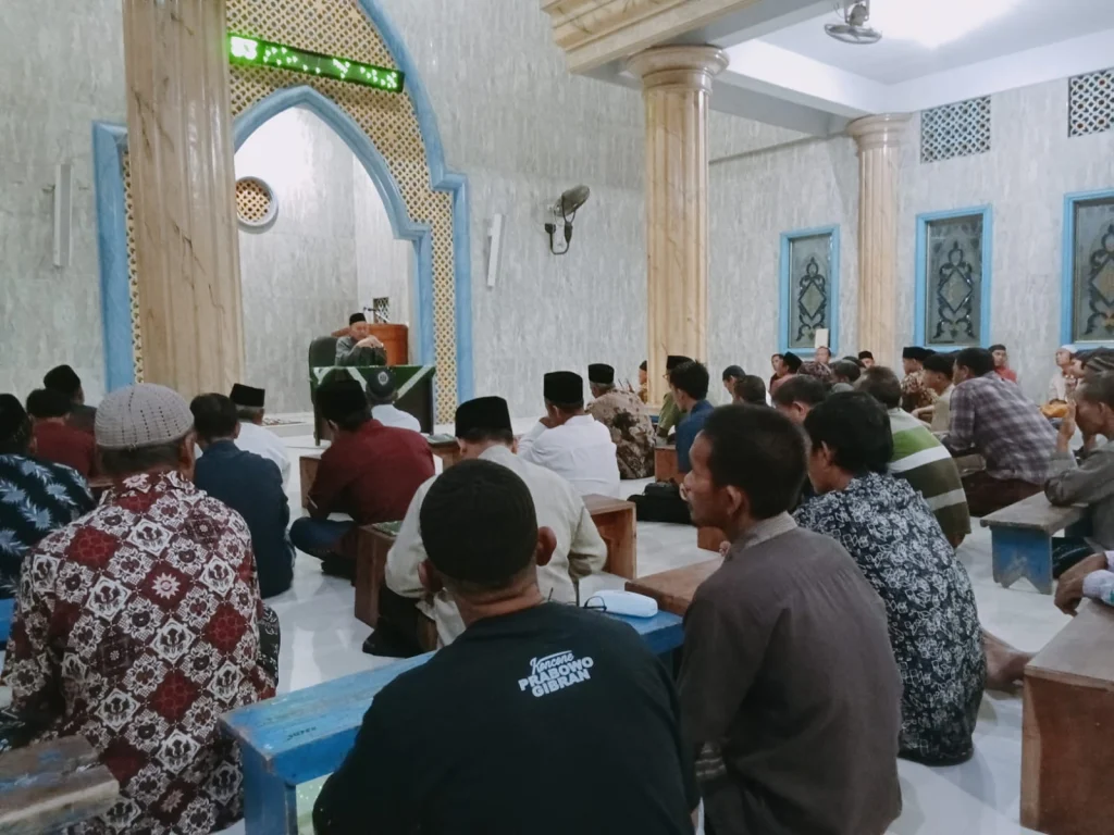 Semarak Ramadan di Lebanisuko: Jamaah Antusias Ikuti Pengajian Shubuh