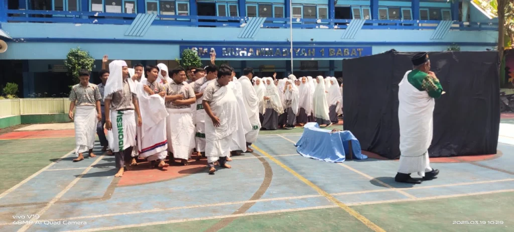 Murid SMA Muhammadiyah 1 Babat Antusias Ikuti Manasik Haji