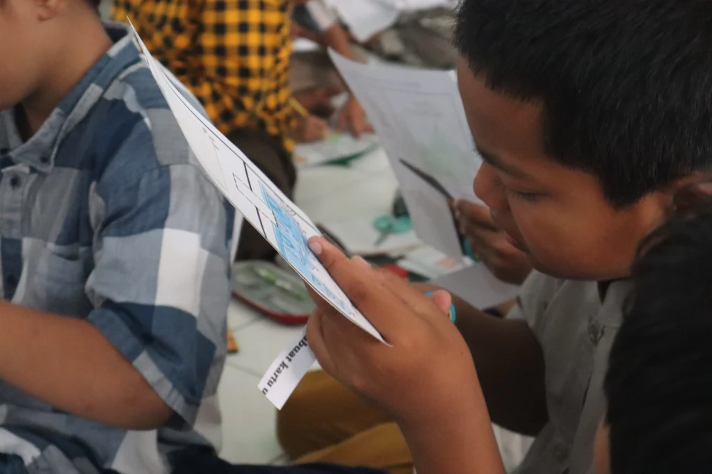 Kreasi Kartu Ucapan Lebaran Warnai Hari Ketiga Darul Arqam Sekolah Inovatif