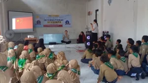 SD Muhammadiyah Melirang Gelar One Fun Day with International Students