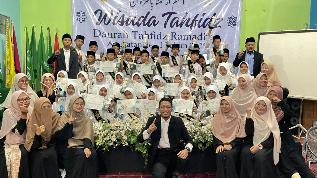 Membangun Generasi Saleh: Wisuda Tahfidh Spesial Ramadan Edisi Perdana MBS Mas Mansyur Ngawi