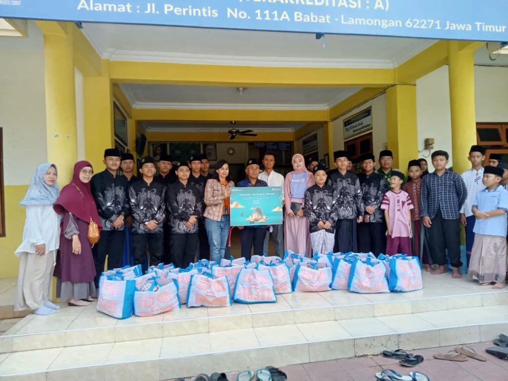 Bank BNI Babat Salurkan Bantuan ke Panti Asuhan Yatim Muhammadiyah Cabang Babat