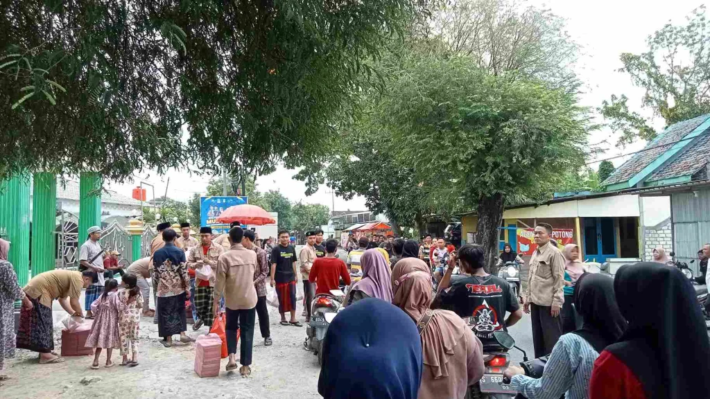 PCPM Kedungpring Berbagi Kebahagiaan Lewat Takjil Ramadan